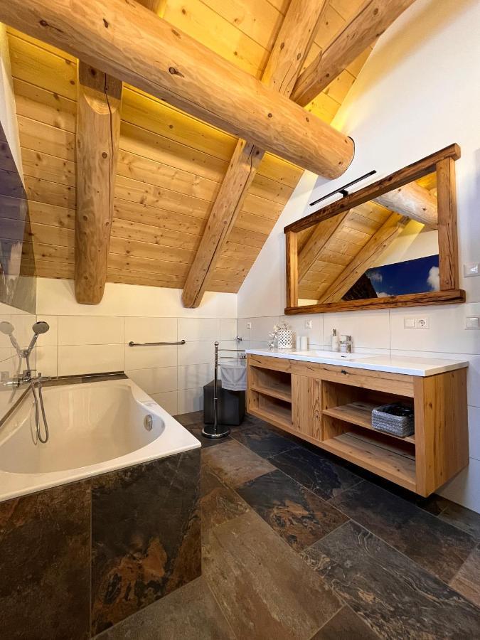Almzauber Chalets - Haus Enzian Inkl Infrarotliegen โฮครินเดิล ภายนอก รูปภาพ